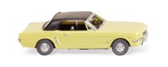 WIK020599 - Voiture de type cabriolet FORD Mustang jaune