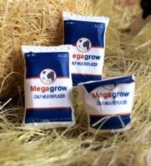WM005 - Lot de 2 sacs et demi en miniature de poudre de lait pour veau