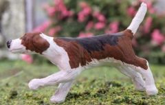 WMA11 - Chien de race Foxhound position d'arrêt - En Miniature
