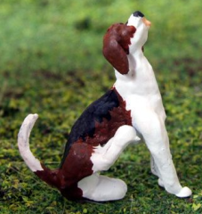 WMA7 - Chien de race Foxhound en miniature  position Assis