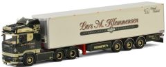 WSI01-2069 - Camion 6x4 SCANIA R13 HIGHLINE et remorque frigo SCHMITZ aux couleurs transport Klemmensen
