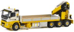 WSI01-2647 - Camion porteur plateau VOLVO FMX 8x4 équipé d'une grue Palfinger aux couleurs Mediaco