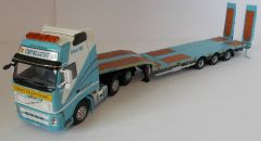 WSI02-1167 - Camion 6x2 VOLVO FH16 Globetrotter XL avec semi plateau porte engins transport Ceppeludu