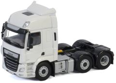 WSI03-2027 - Camion solo 4x2 DAF CF SPACE CAB MY 2017 de couleur blanc