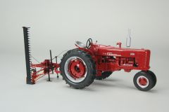 ZJD1803 - Tracteur FARMALL 300 avec une faucheuse