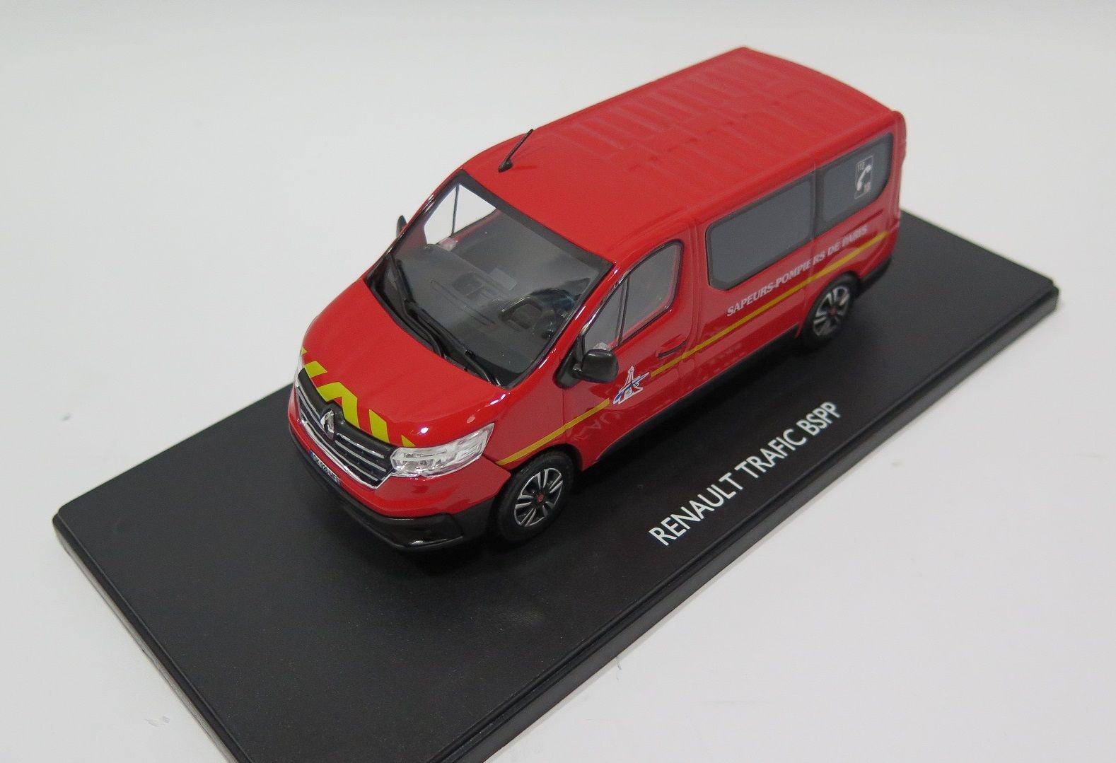 Miniature RENAULT D16 pompier grande échelle Riffaud Gimaex EPC 33 PRX limité à 500 exemplaires ELIGOR ELI116635 | Collect World