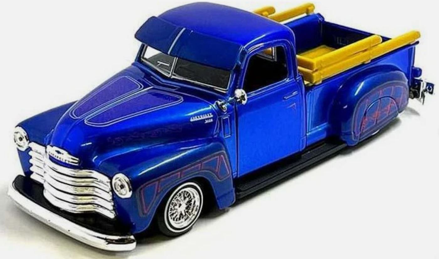 Modèle Réduit Chevrolet 3100 Pick-up Rouge Et Blanc 1/43 - WhiteBox (WHT093) - Neuf Dans Son Emballage
