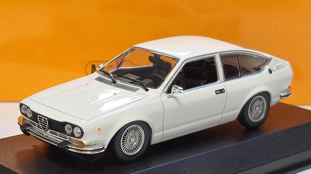 Minichamps Maxichamps 1/43 - Alfa Romeo Alfetta GTV 1976, Blanche (Pré-commande)