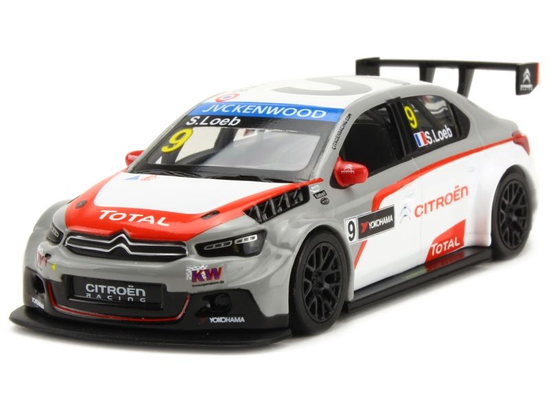 Voiture de course CITROEN C Elys e WTCC 2014 conduite par