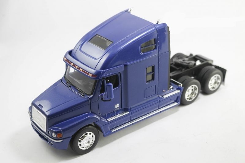 Camion Freightliner Century Class S T Bleu avec une échelle de
