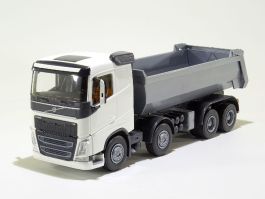 Camion porteur, grue et Ampliroll - TP Plus