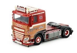 Tracteur de couleur bleu blanc et rouge - limité à 750 pièces - MASSEY