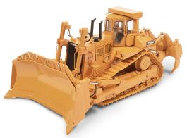 CATERPILLAR D9T équipé du ripper accompagné d'une figurine et d'une