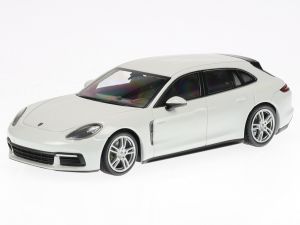 MNC0207620H - Voiture e-hybrid de couleur blanche - PORSCHE panamera sport turismo