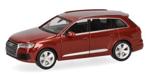 HER038447-005 - Voiture couleur rouge métallisé - AUDI Q7