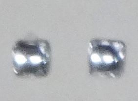 ART04360_B - Accessoire pour tracteur - 2x2 mm - 2 Pastilles de phare carré couleur Blanche