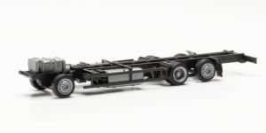 HER085601 - Lot de deux pièces chassis pour camion volume 7.82 mètres – VOLVO