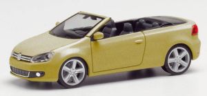 Voiture cabriolet or métallisé – VW Golf V