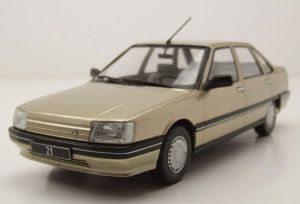 WBXWB124254 - Voiture de 1986 couleur beige - RENAULT 21