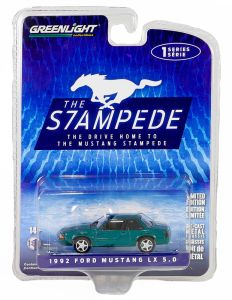 GREEN13340-C - Voiture sous blister de la série THE STAMPEDE - FORD Mustang LX 5.0 1992