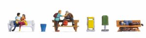 NOC15238 - Figurines et accessoires - Personnes sur des bancs