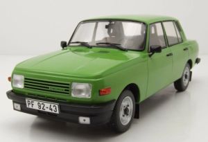 MOD18062 - Voiture de 1985 couleur verte - WARTBURG 353