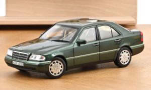NOREV183372 - Voiture de 1993 couleur verte - MERCEDES Class C