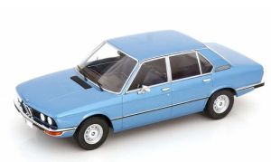 MOD18541 - Voiture de 1973 couleur bleu métallisé - BMW 520 E12