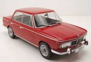 MOD18543 - Voiture de 1966 couleur rouge - BMW 2000 Type 121
