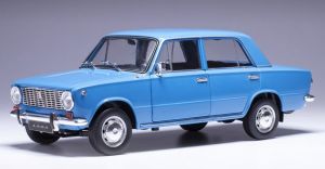 IXO18CMC204OP.24 - Voiture de 1971 couleur bleu - LADA 1200