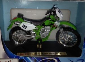 Moto de couleur verte – KAWASAKI KLX250 SR