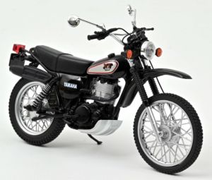 NOREV182045 - Moto de 1988 couleur noire et argent – YAMAHA XT500