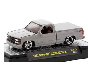 M2M-31500-MJS73 - Voiture sous blister de la série THE HEARTBEAT OF AMERICA - CHEVROLET C1500 SS 454 1991 gris