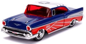 JAD31762 - Voiture des AVENGERS couleur bleu et rouge - CHEVROLET BEL-AIR Hard-Top de 1957