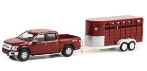 GREEN32270-D - Voiture sous blister de la série HITCH & TOW - FORD F-150 XLT avec remorque bétaillère