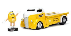 JAD33425 - Véhicule de 1947 avec figurine M&M's jaune - FORD Coe Flatbed