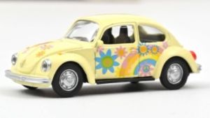 NOREV310518 - Voiture de 1973 peace and love – VW beetle 1303