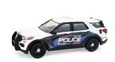 GREEN43065-E - Voiture sous blister de la série HOT PURSUIT - EDITION SPECIALE CANADA - Armée canadienne - FORD Police Interceptor utility 2024