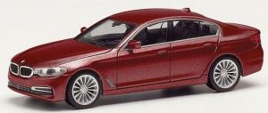 HER430692-005 - Voiture couleur rouge métallisé - BMW 5 Limo