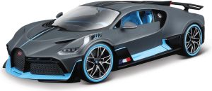 BUR11045 - Voiture de couleur grise métallisé et bleue - BUGATTI Divo