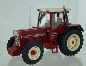 BRI43329 - Tracteur limité à 2500 pièces - INTERNATIONAL 1056 XL 4WD