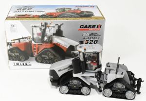 Tracteur FARM SHOW 2021 couleur gris - CASE IH Steiger 620 Quadtrac AFS Connect 25 ans