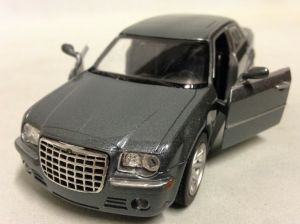 NEW50433HH - Voiture de couleur grise foncé – CHRYSLER 300C