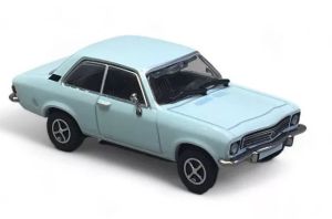 MNC870040001 - Voiture de 1970 couleur bleu clair - OPEL Ascona