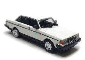 MNC870171401 - Voiture de 1986 couleur blanche - VOLVO 240 GL