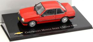 Voiture berline CHEVROLET Monza Serie I Sedan de 1985 de couleur rouge