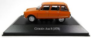MAGARG26 - Voiture berline CITROEN Ami8 de 1978 de couleur orange vendue en blister