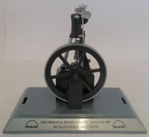 CON9113/09 - Moteur statique MAN Diesel Motor de 1897