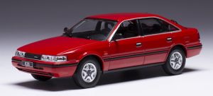 IXOCLC520N.22 - Voiture de 1987 couleur rouge – MAZDA 626