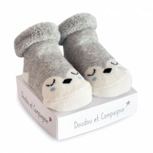 DC3706-04 - Chaussette de naissance petites bouilles de la gamme DOUDOU ET COMPAGNIE couleur Grise